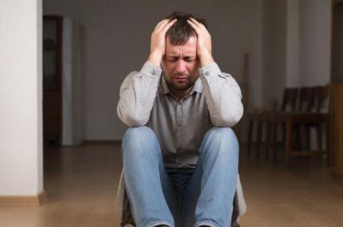 Как тревога проявляется в организме человека и как с ней справиться?